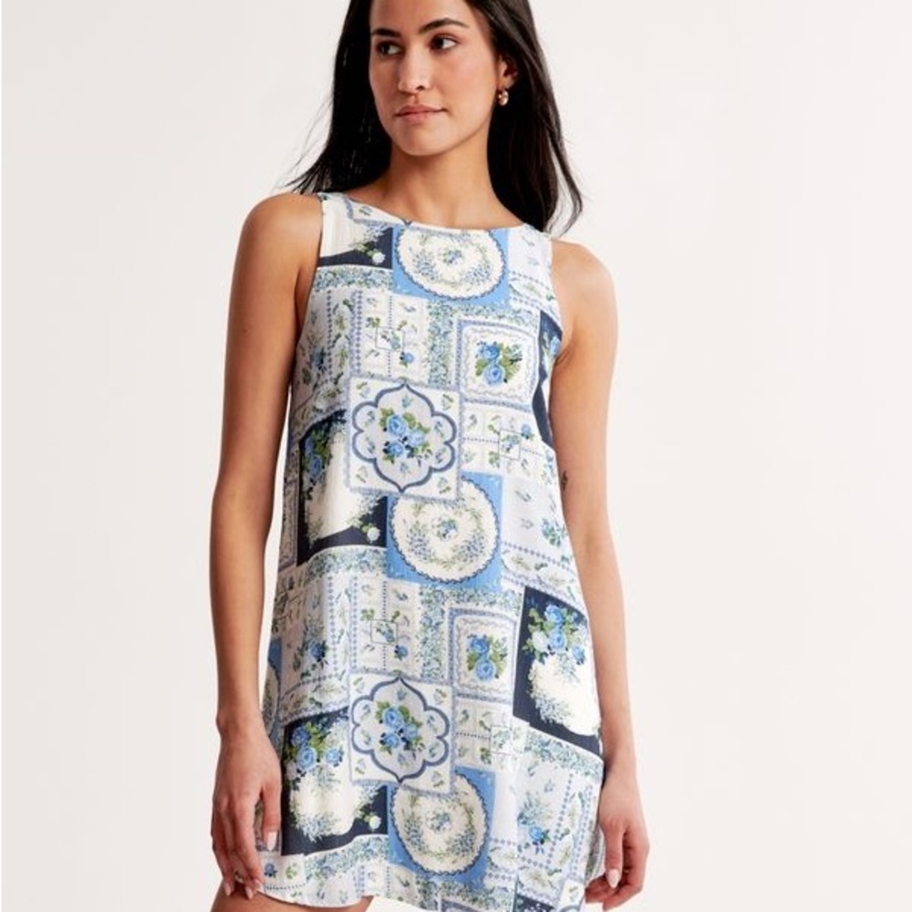 Abercrombie & Fitch Open Back Trapeze Dress